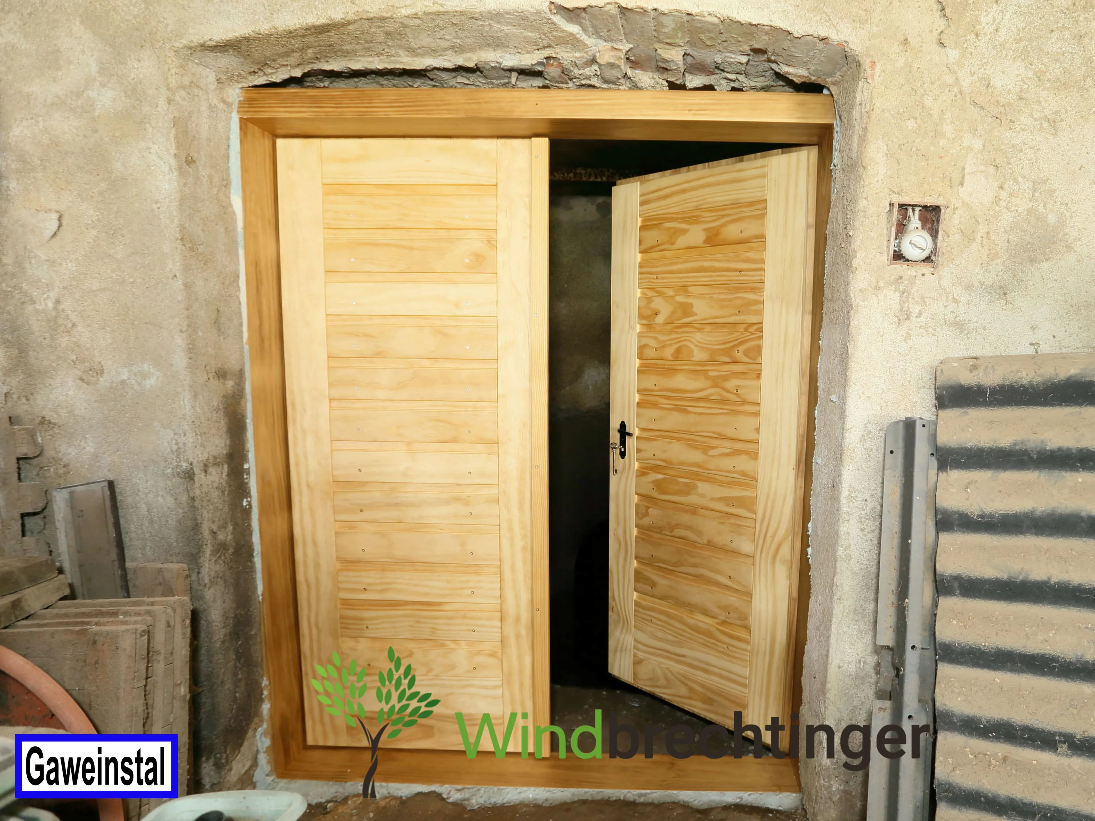 Windbrechtinger Kellertür  Accoya-Holz Wasserfest-gaweinstal-wien-noe 2
