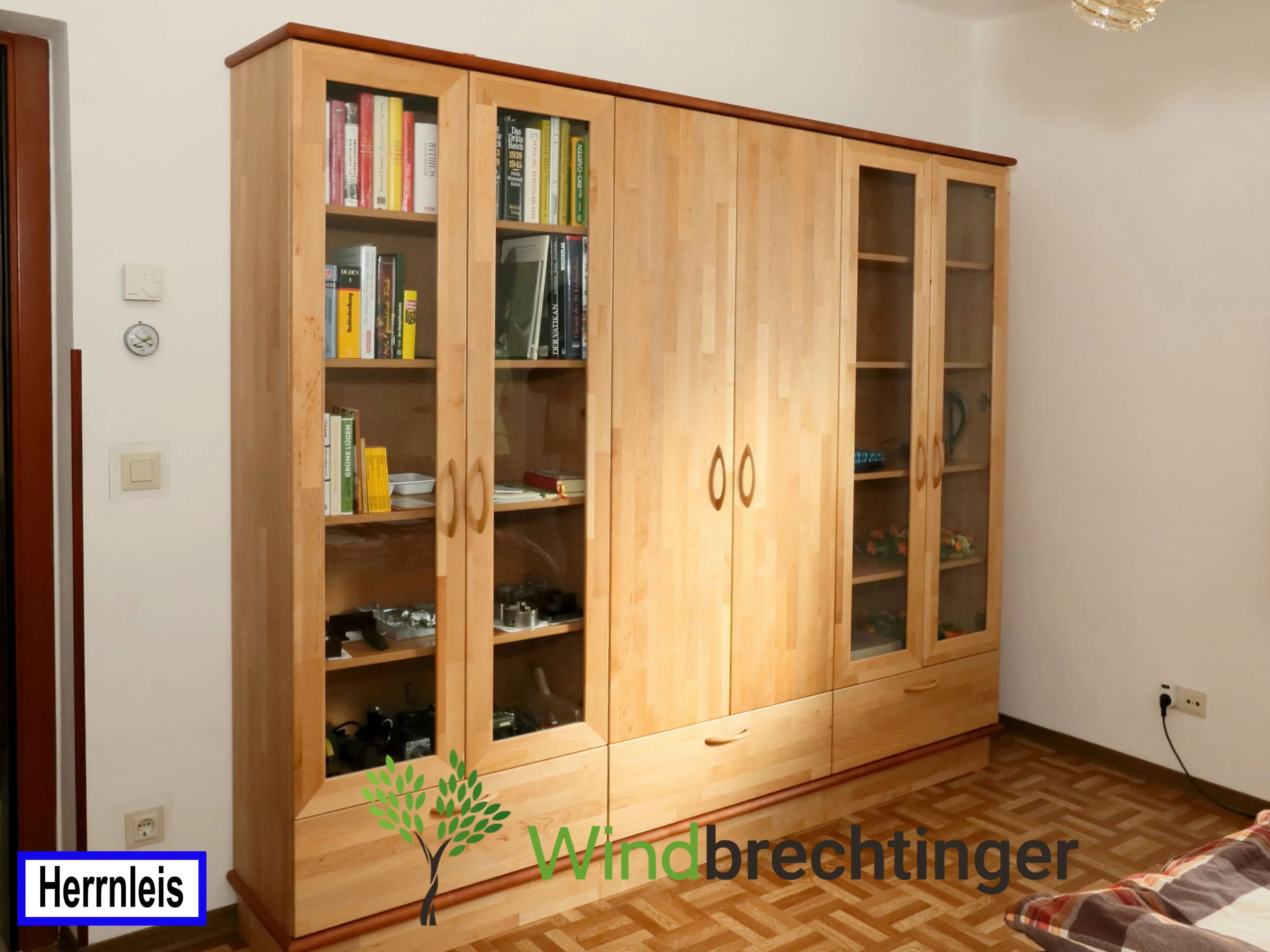 Holzzimmermöbel nach Maß in Mistelbach – Maßarbeit von Tischlerei Windbrechtinger 2