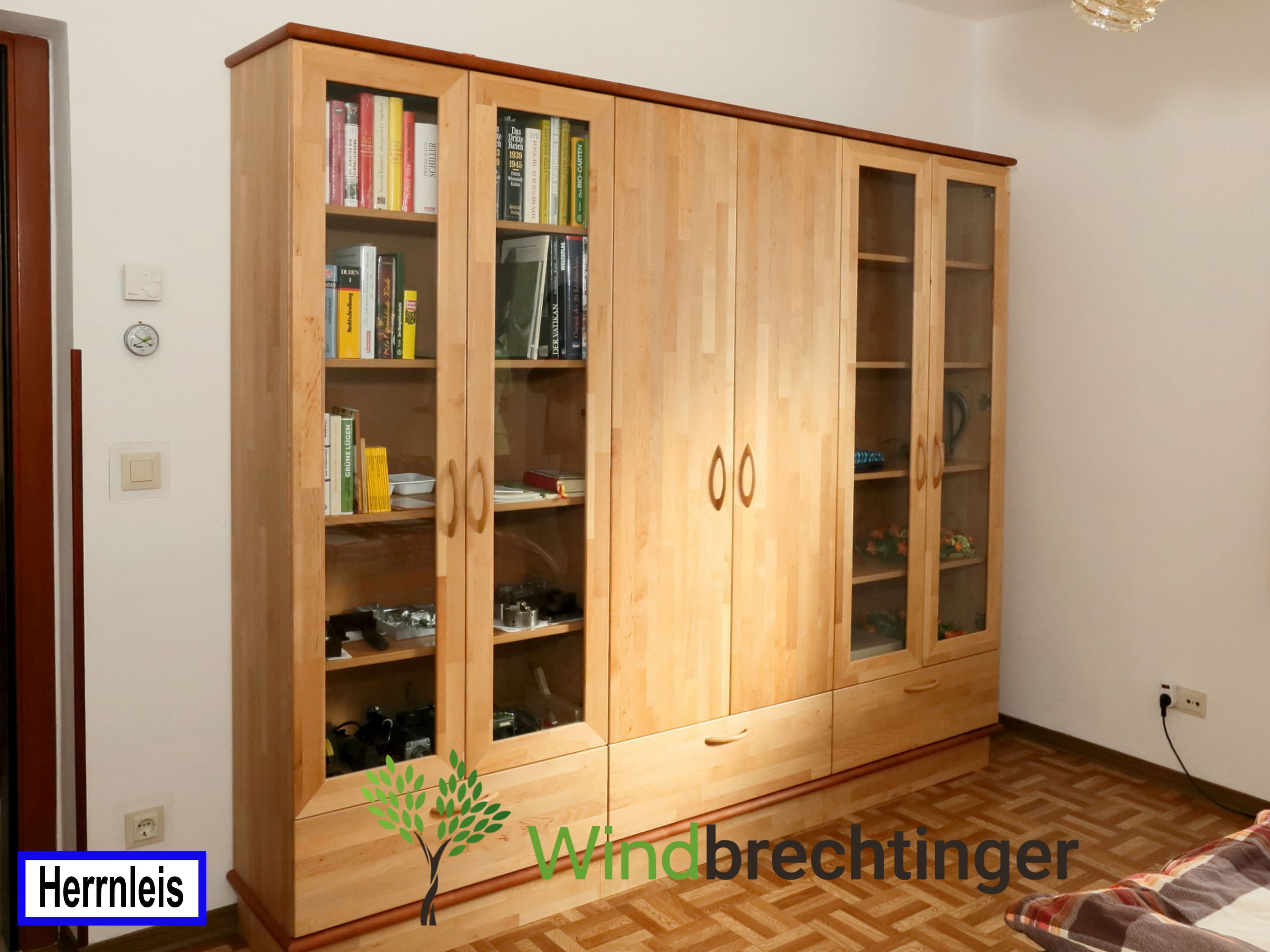 Holzzimmermöbel nach Maß in Mistelbach – Maßarbeit von Tischlerei Windbrechtinger