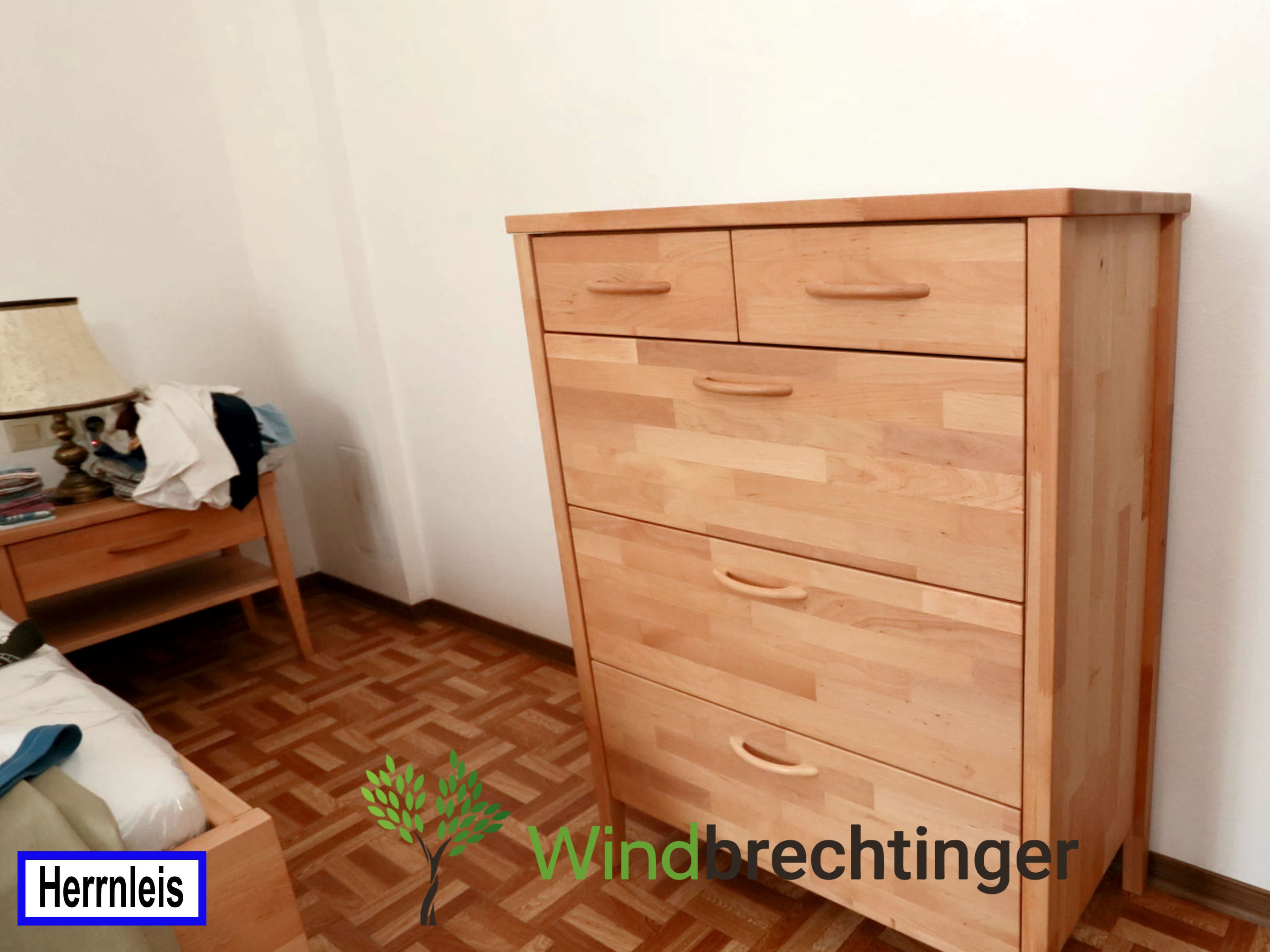 Holzzimmermöbel nach Maß in Mistelbach – Maßarbeit von Tischlerei Windbrechtinger