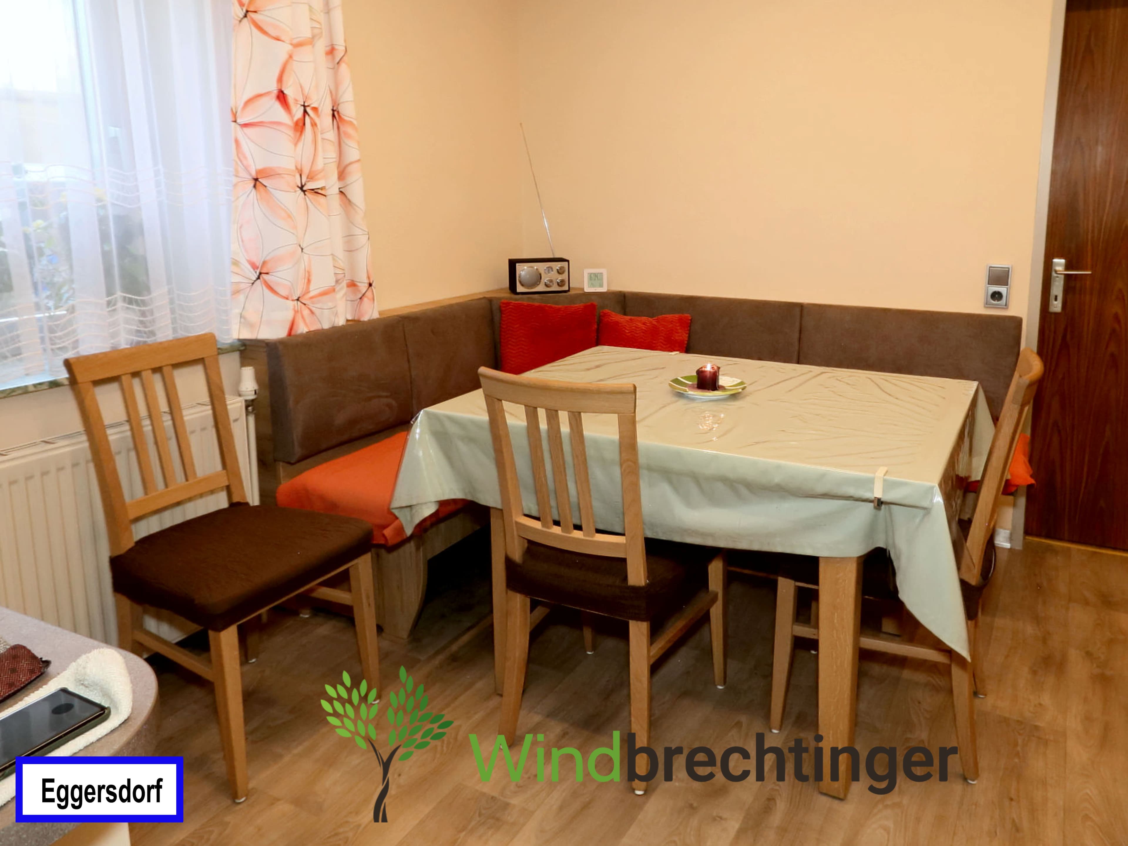 Eckbank mit Stauraum in Mistelbach